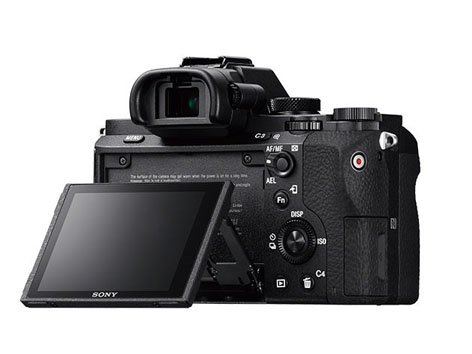 Sony A7 II, mirrorless full frame con LCD e mirino